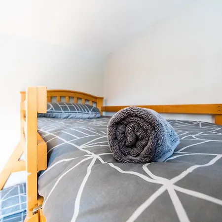 3 Fishery - 2 Bedroom House Close To Town * Бандоран