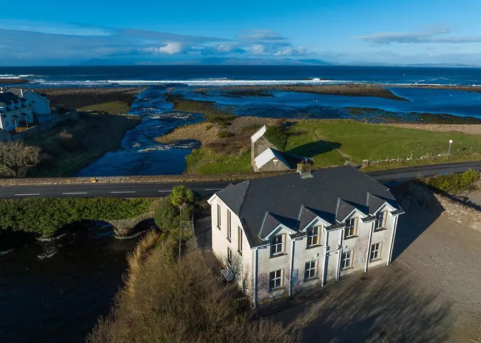 3 Fishery - 2 Bedroom House Close To Town