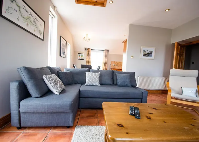 3 Fishery - 2 Bedroom House Close To Town Holiday home *